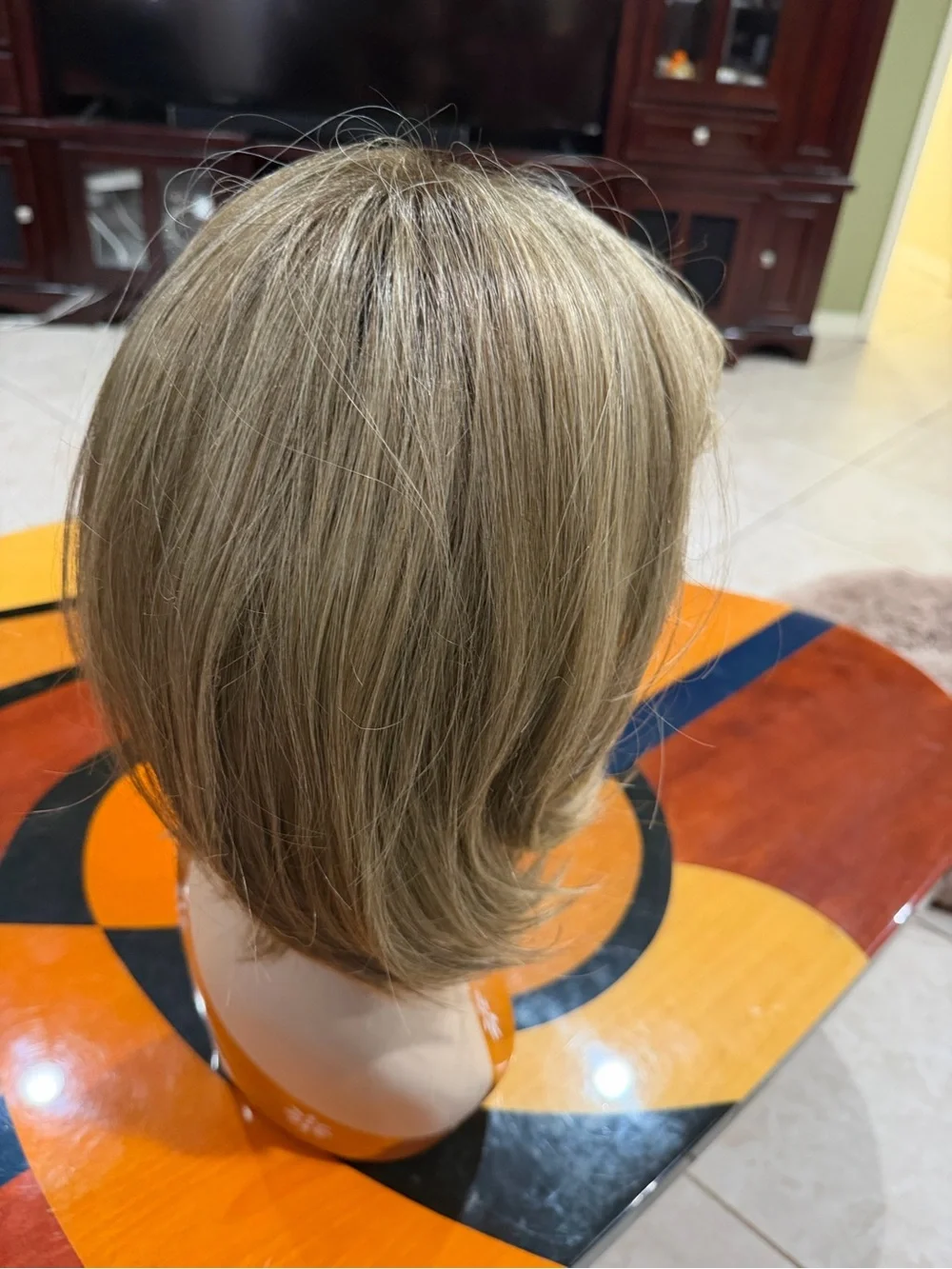 Jaclyn Smith Layered Synthetic Wig in Light Ash Blonde with Subtle Highlights
